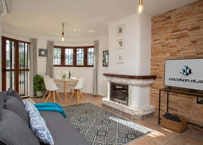 Beachside Apt Remote Work, Yearround Pool